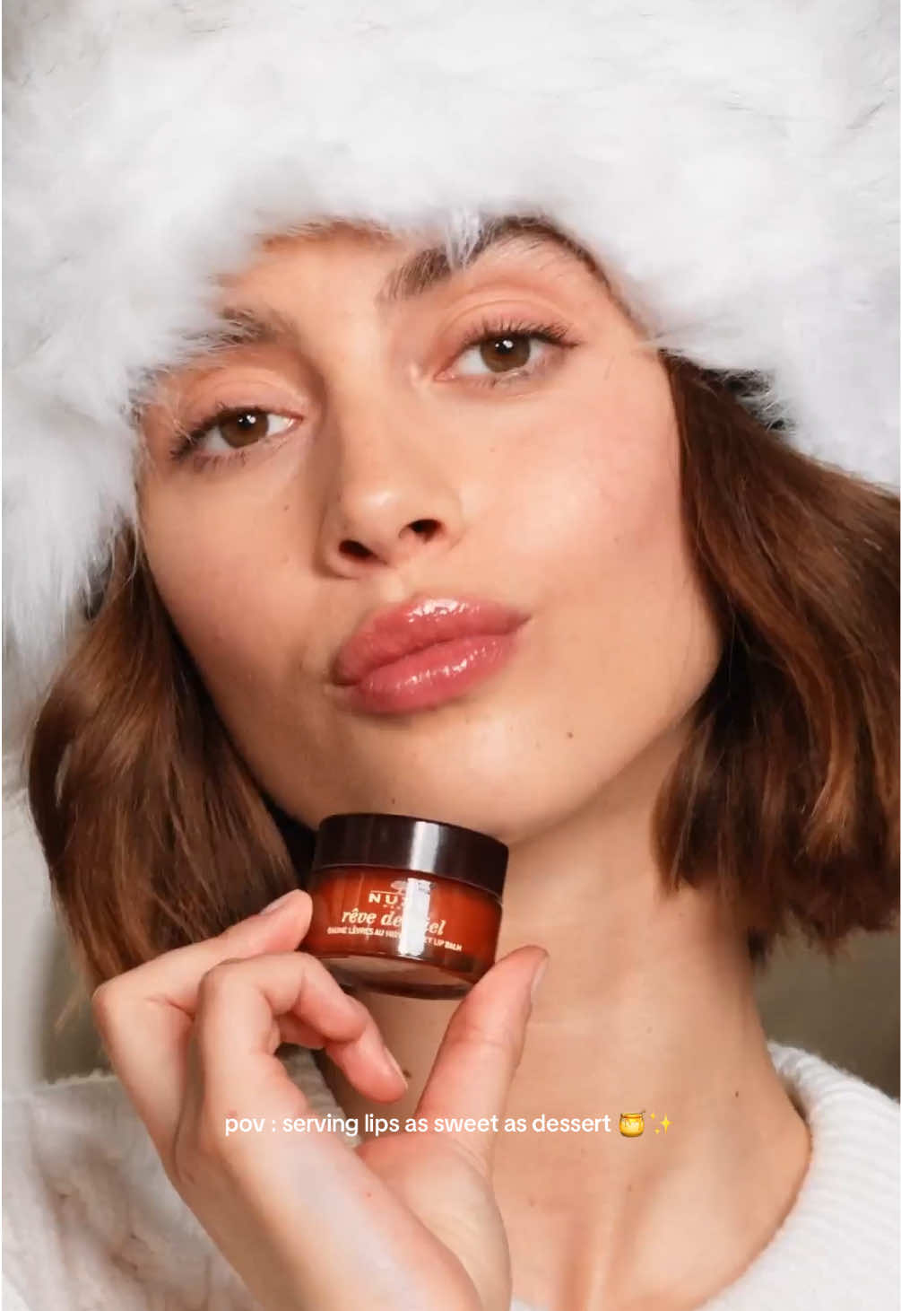 More than a love story, it’s a honey addiction 🍯 Fall for our Rêve de Miel lip combo: Honey Lip Balm + Honey Lip Care 🫶 Double tap if you love this nourishing routine ✨ #Nuxe #LipCare #RevedeMiel #HoneyLipCare #HoneyLipBalm 