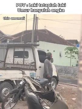 Umur hanyalah angka🤣 laki laki tetap dengan impiannya☺️#umurhanyalahangka #motogp #rosok #kulirosok 