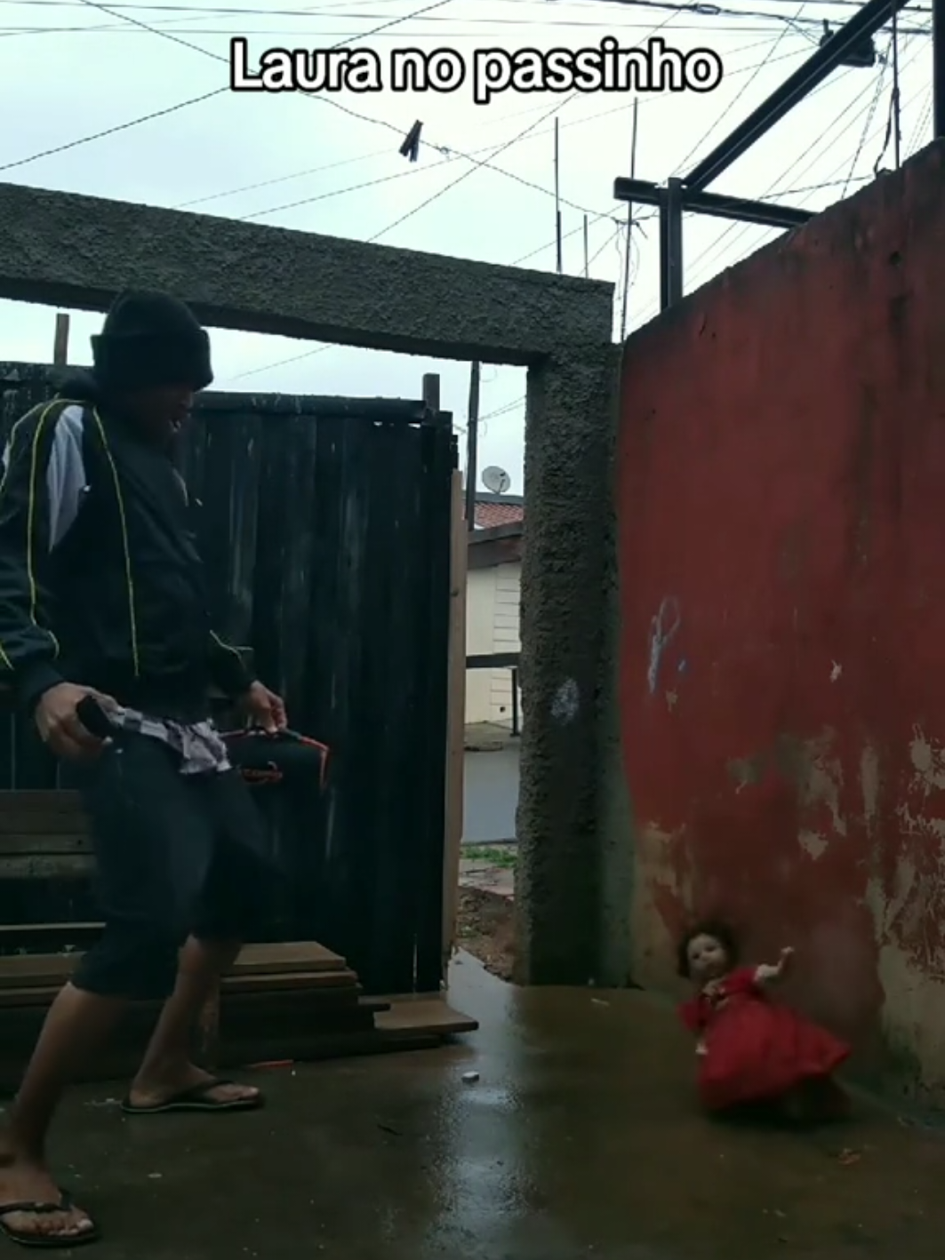 A boneca brasileira A boneca possuída pelo brasil A boneca que dança sozinha#Matheusfacchettiiii #muñecobrasileño #muñecodiabolico #muñecoposeido