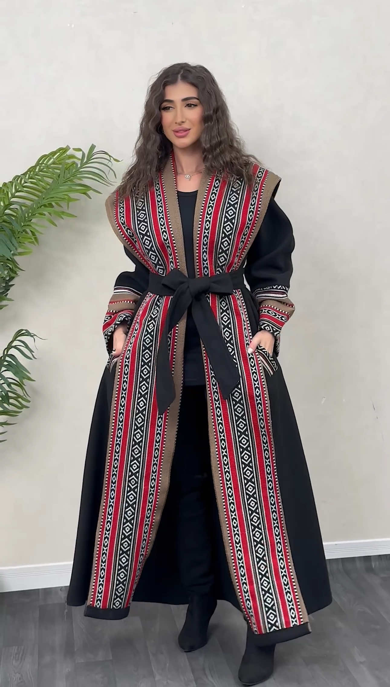 توفر من جديد البشت السدو 🔥🔥يوجد خدمة توصيل داخل وخارج الكويت 0096560005137 السعر 12.900 KD دينار كويتي 