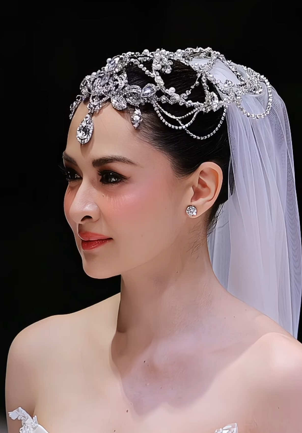 Marian Rivera tại Hacchic show hôm nay #marianrivera #nhanstudio #hacchiccouture @Marian Rivera 