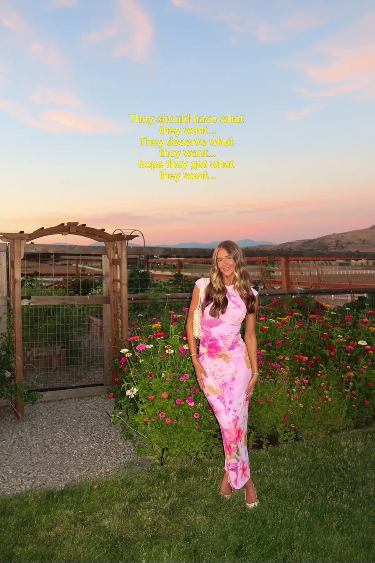 i could cry this trend is so cute.  #ijustwantu #married #loml #husbandwife  