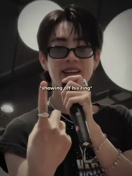 Como presumía su anillo 😭💘 #offgun #offjumpol #gunatthaphan #gmmtv #boyslove 