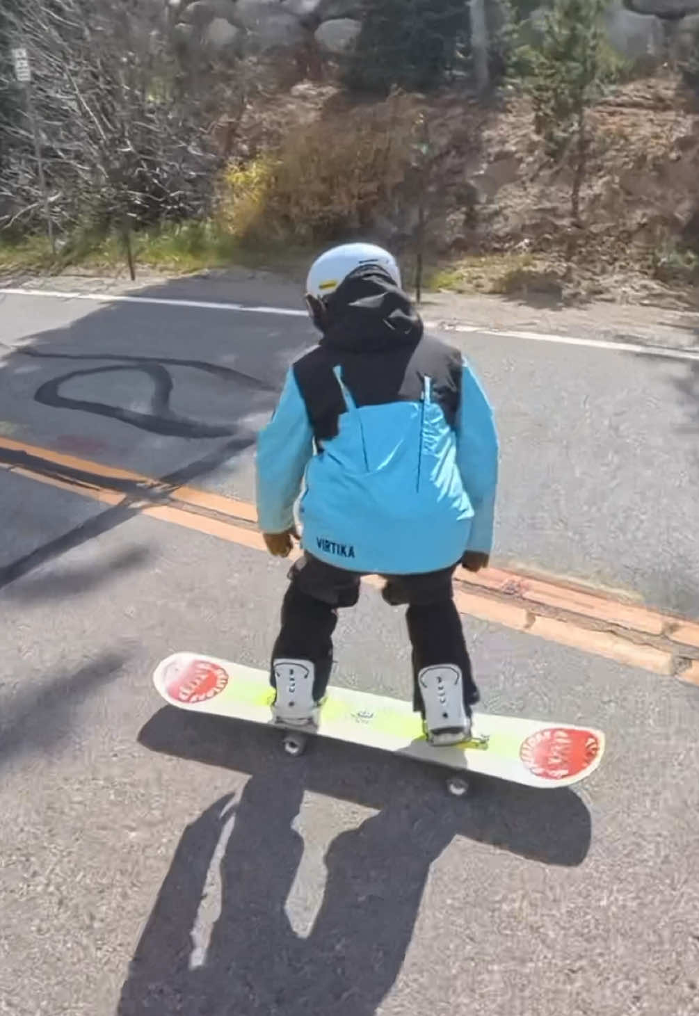 Have to make sure to get my October lap 😂  . . #snow #ski #skiing #snowboard #snowboarding 