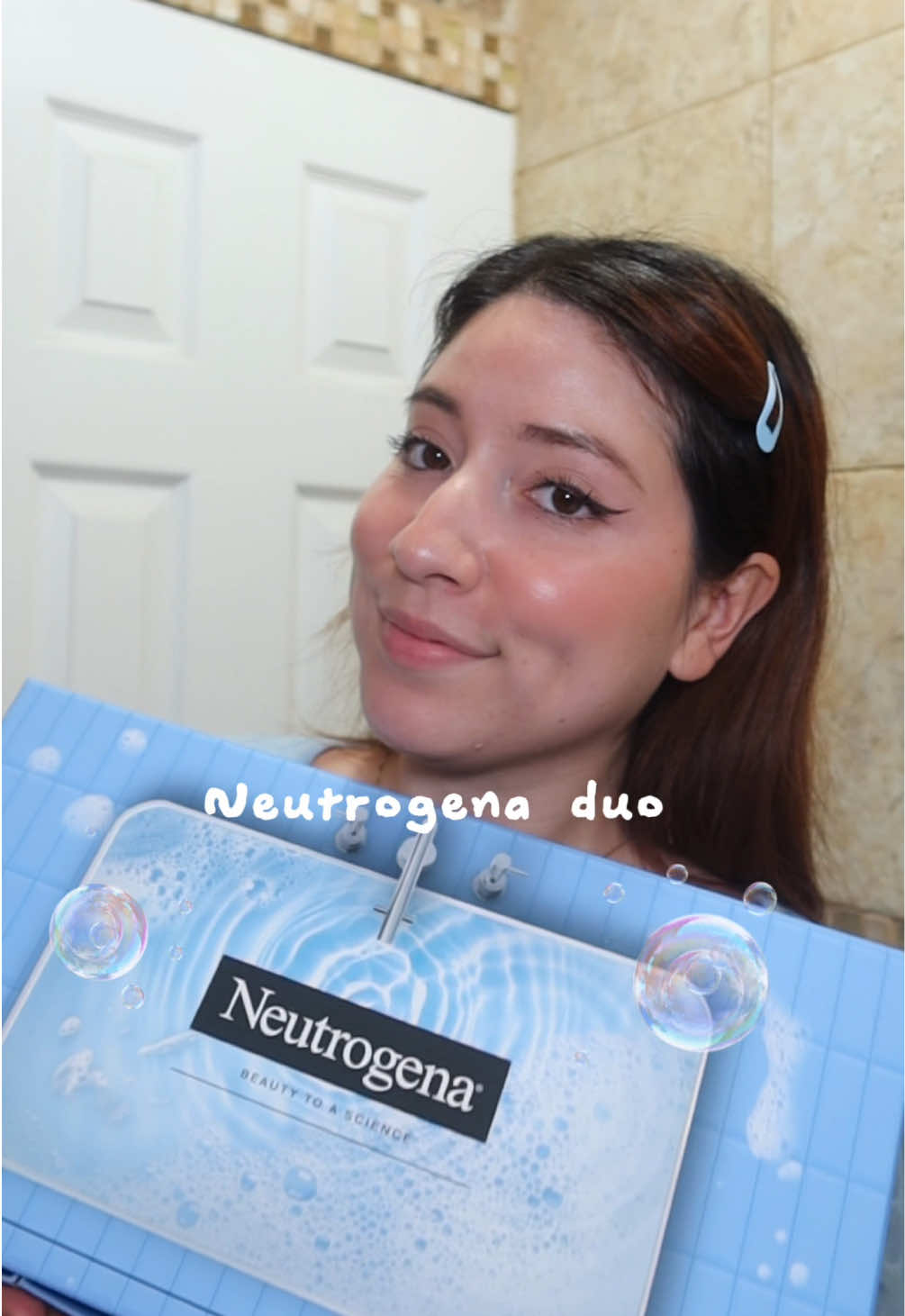 Rule 1: remove makeup before bed! @Neutrogena @NEUTROGENA®️ #neutrogenagifted #neutrogena #neutrogenafoamcleanser #skincare #makeupremoval 