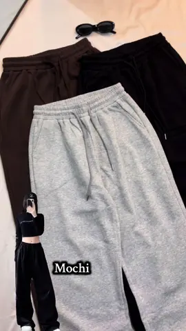 အမိုက်စားလေးနော်#sweatpant#foryoupageofficiall #tiktokmyanmar🇲🇲 #tiktokviral #fypပေါ်ရောက်စမ်းကွာ☹️👊 