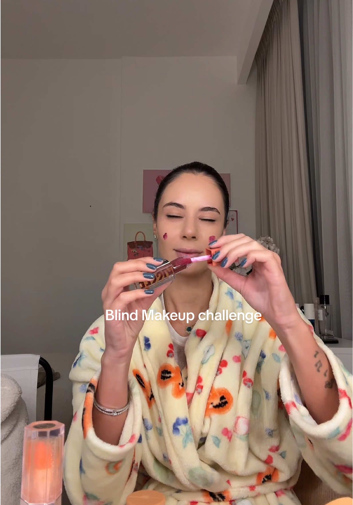 Okay I think we did well 😂  #blindmakeupchallenge 