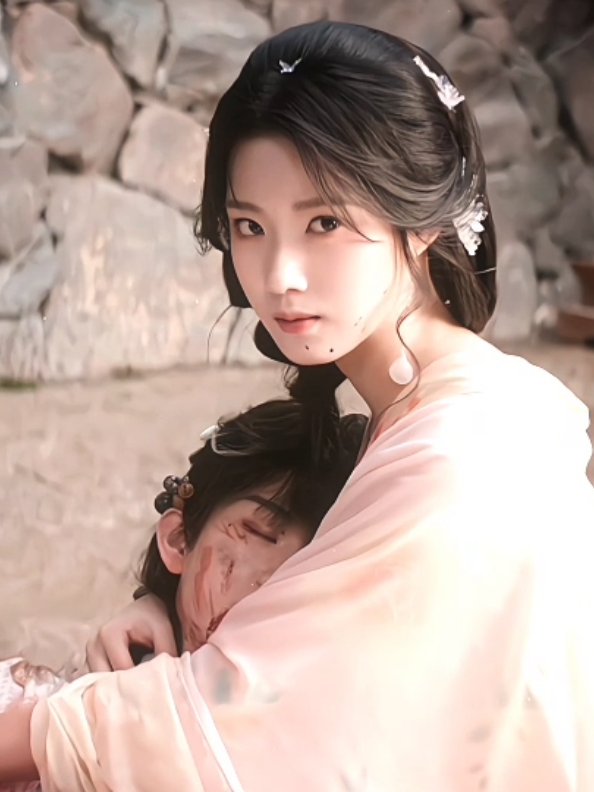 mingyi and twenty-seven’s relationship made me sob sm that’s literally her baby, her everything, her only family who loves and supports her genuinely. don’t you dare separate themmm ☹️ scp: @jadorescp (ig) ib: @ruiruiruiruipeng  #loveintheclouds #luyuxiao #houminghao #cdrama #cdramalover #foryoupage #foryou #fyp 