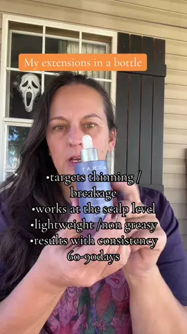 It clinical serum by Monat helps to target thinning and breakage. It is designed to help reduce hair, thinning and minimize breakage, making strand, stronger and fuller.