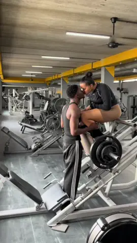 #gymcouple #discipline #legday @fatima_225__ 