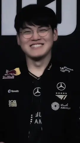 Bảo fan nhan sắc không biết cãi sao 🫠🫠  #gumayusi #leeminhyung #worldchampion #CKTG2025 #leagueoflegends 