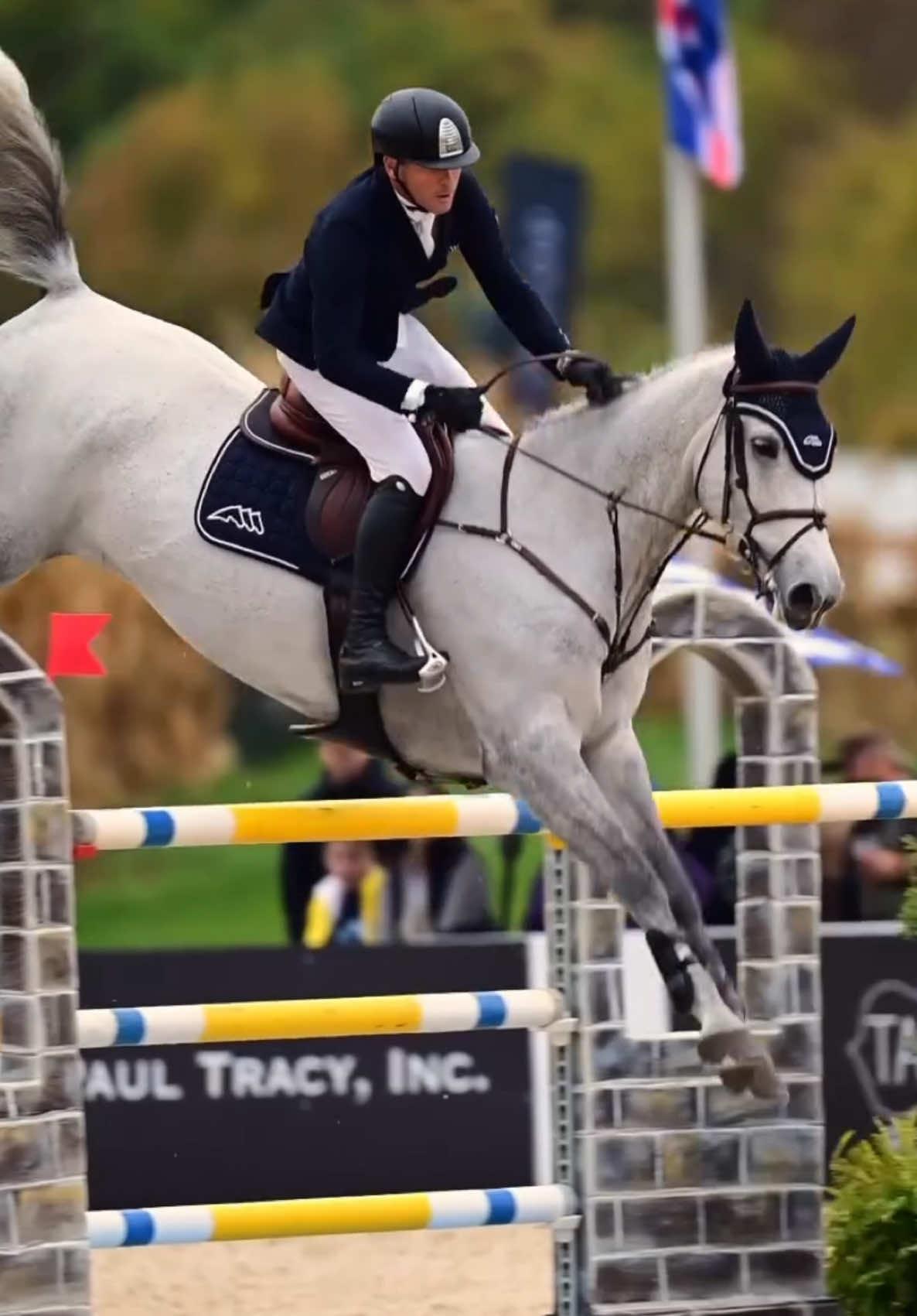 Need for speed.  // Kim Gaudry  #parlanti #parlantiboots #equestrian #showjumping 