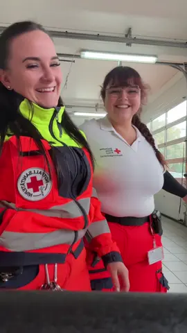 🫶🏼 #paramedic #blaulicht #rettungsdienst #foryou #spaßbeiderarbeit 