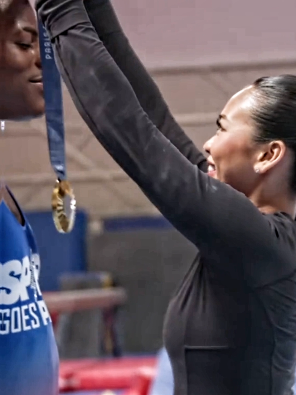 Suni Lee gifted IShowSpeed her Paris 2024 Olympic medal after he completed her gymnastics training ❤️‍🩹👀 #ishowspeed #sunilee 