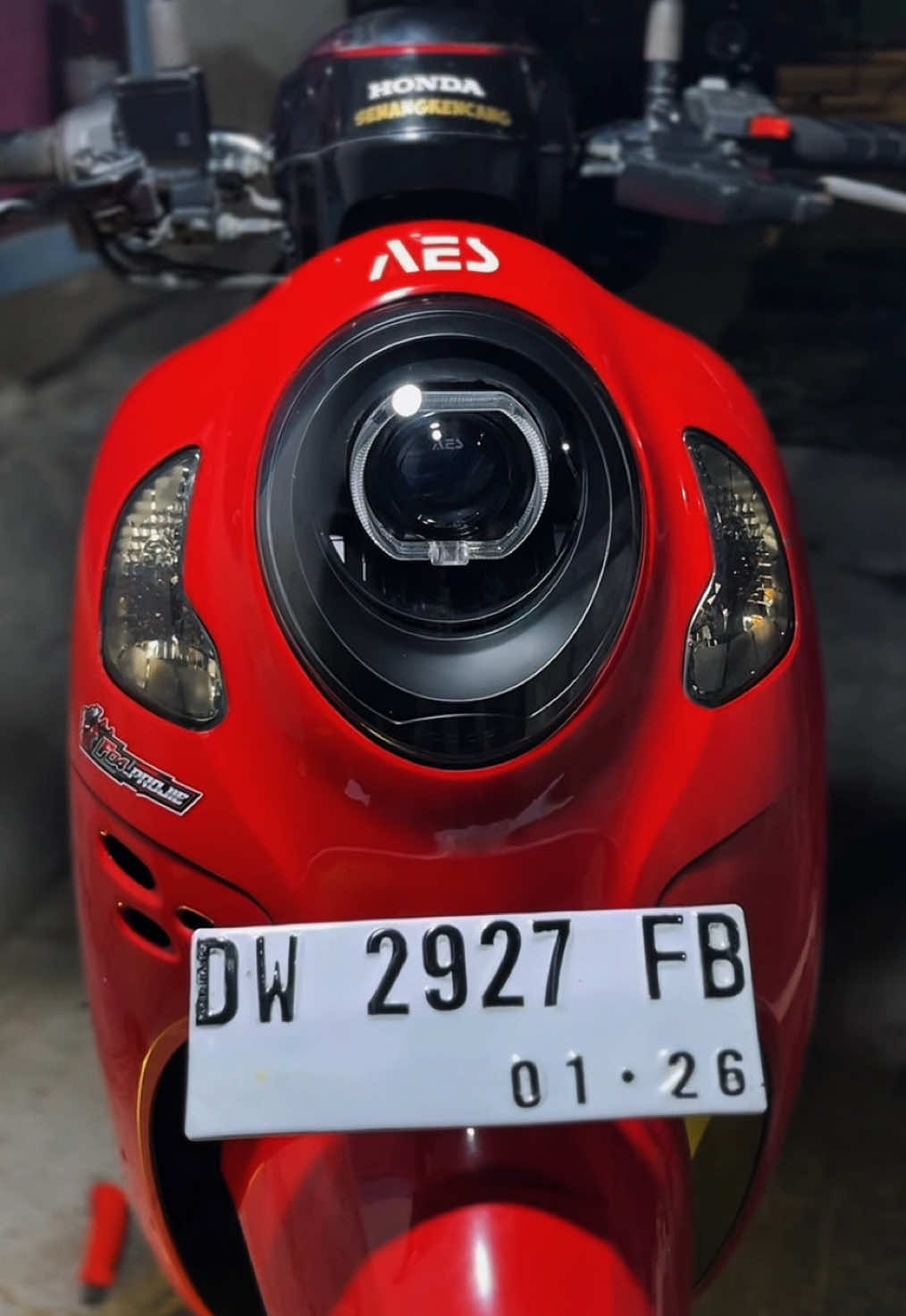 Done instalasi biled di Scoopy New 2023 Spesifikasi: •Biled AES Exp 2,5 Inch •Relay Set •Saklar Vixion •Shourd BMW Classic •Devil RGB •Ex Fan AES ☎️ Wa/Telp: ‪085955124610‬ 🏠 Alamat: Jl. HOS COKROAMINOTO NO 43 #f04projie #fyp #scoopymodifikasi #scoopy2023 #biledprojector 