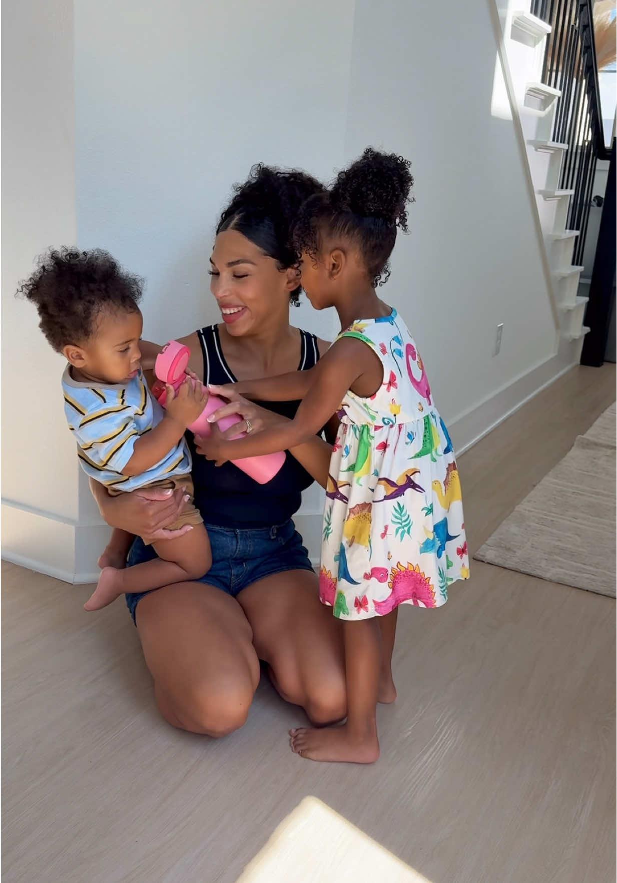 Mom life = chaos. Mesa Loop = hydration Honestly, I don’t know how I survived before this bottle. @simplemodern #SimpleModernPartner