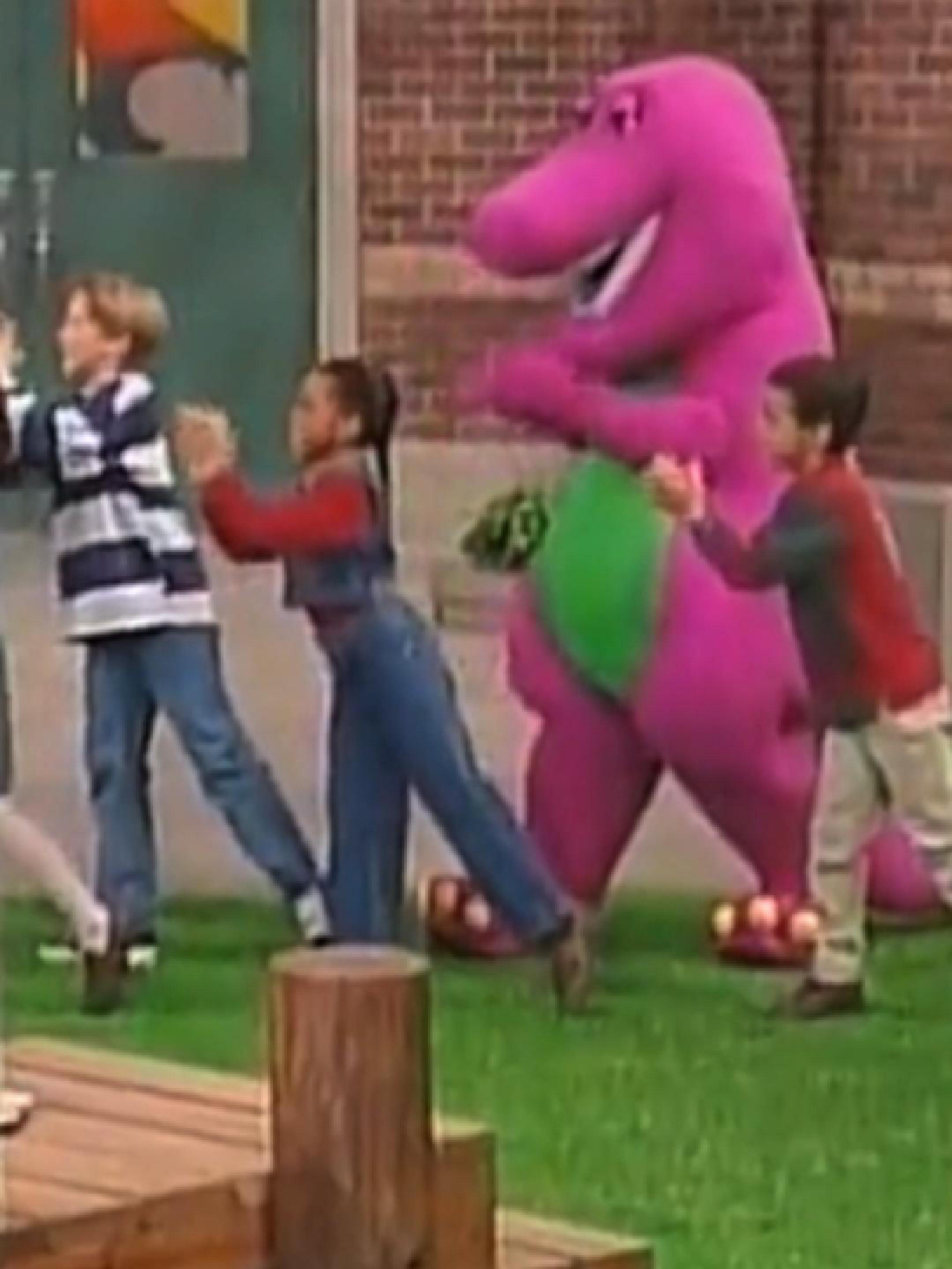 Who else can’t help but dance when they hear it? 👐😄 — BARNEY & FRIENDS 4x06 | Waiting For Mr. MacRooney — #Barney #BarneyTheDinosaur #Icon #BestFriendForever #ILU #MrKnickerbocker #ThrowBack #Dance #ClapYourHands #DinosaurSensation #Classic #Iconic #ChildrensMusic #GOAT #Song #Clip #BarneyAndFriends #ILoveYouYouLoveMe #ChildhoodMemories #Nostalgia #Parents #Kids #Love #FanPage