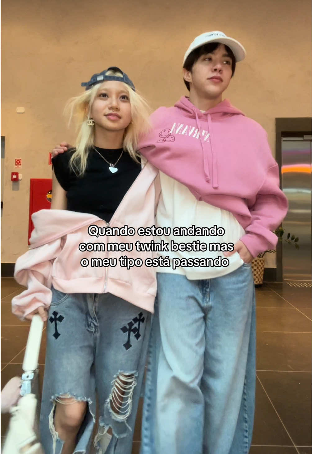 KKKKKKKKKKKKKKK me larga vey eu to solteira @Gian (เจียน) 