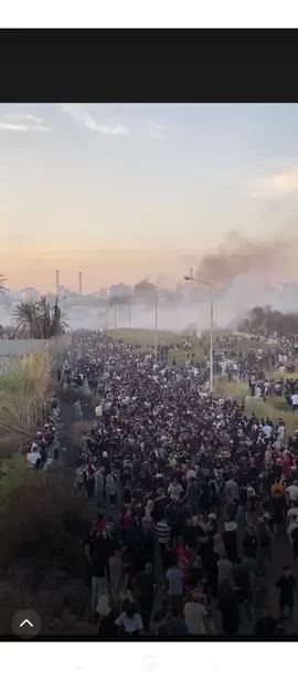 هل من المعقول استعمال الغاز المسيل للدموع على 40 الف متظاهر سلمي في كياس مسكر الاتجاهين !!!  #قابس  #اكسبلور #هاشتاق #متابعه #follow 
