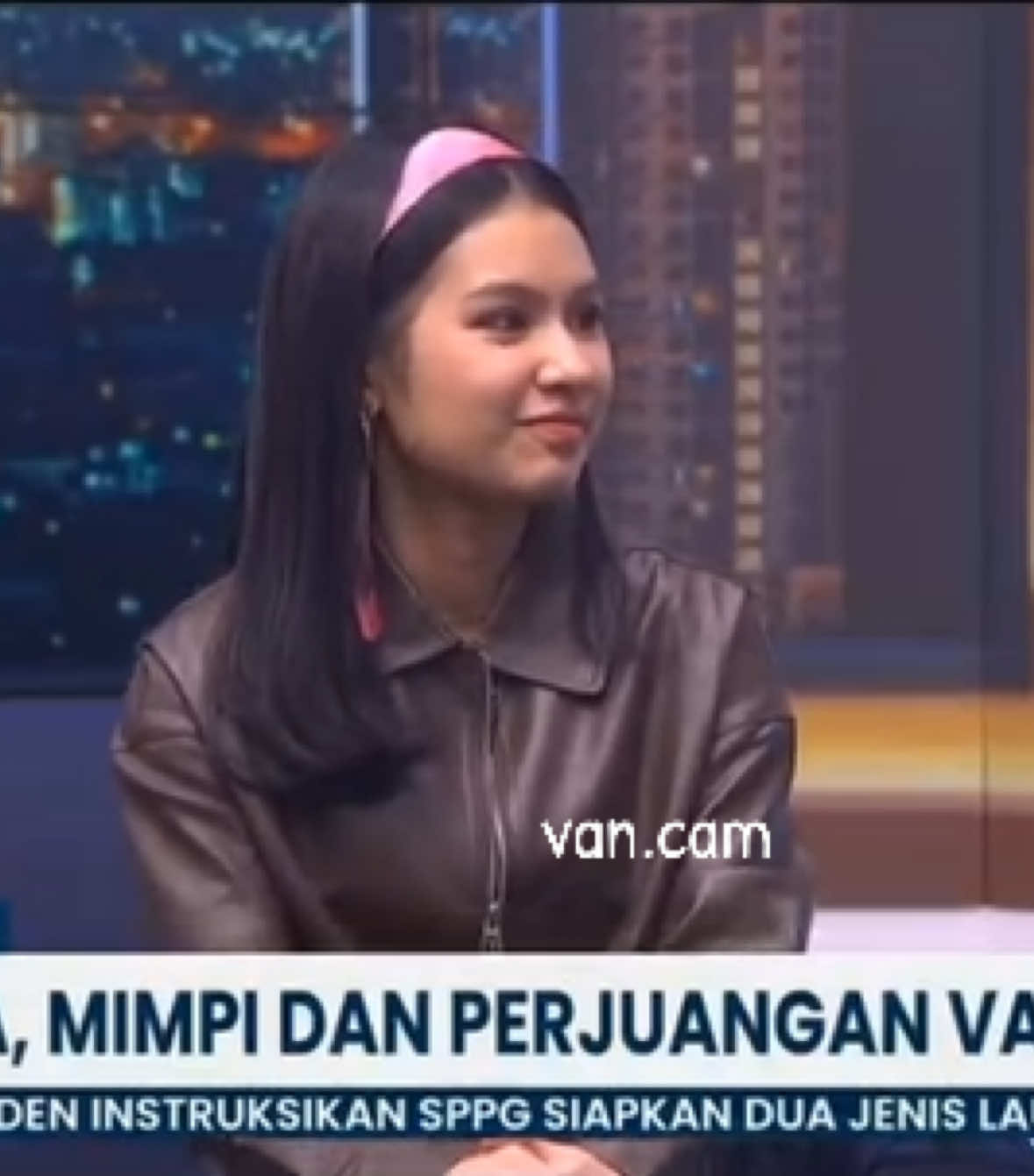 harapan seorang vanessa zee untuk dunia musik indonesia: semakin maju, masyarakat mengapresiasi karya-karya dan menghargai prosesnya, musisi semakin kreatif dalam berkarya. ⭐️⭐️⭐️⭐️ #vanessazee