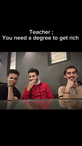 What a funny teacher 😂#viral #1millionaudition #sarhaduniversitypeshaware #newaccount #foryou 