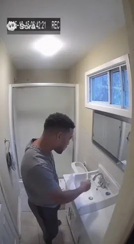 scary #gorilla #bathroom #sora #fyp #viral 