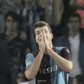 santrafor ihtiyacımız varken bu ara transfer döneminde çökmek lazım ya hem derbi kazandırır hem yarışa tekrar sokar..  #alexandersorloth#fenerbahçe#süperlig 