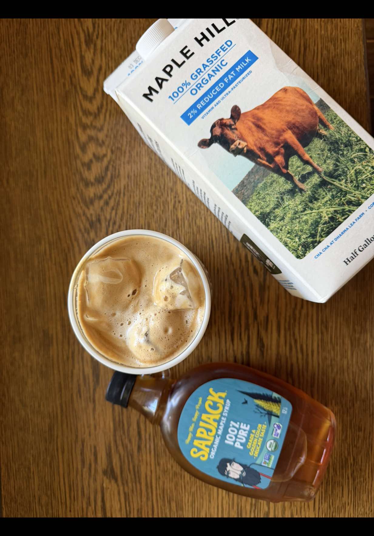 A cozy fall morning in my life ☕️ #cozymorning #fallaesthetic #slowliving #slowmorning #morningroutine 