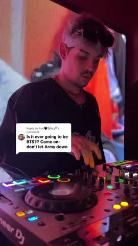 Replying to @Ami🖤🎶is🗝️  y’all are so loud #bts #army #micdrop #kpopstan #btsarmy @OfficialKEvents 