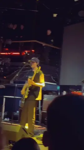 Best concert ever dude, I acc can’t believe I seen Finn Wolfhard GUYS HES REALLL @Finn Wolfhard @themodelsriddle #finnwolfhard #mbbflxrence #strangerthings 