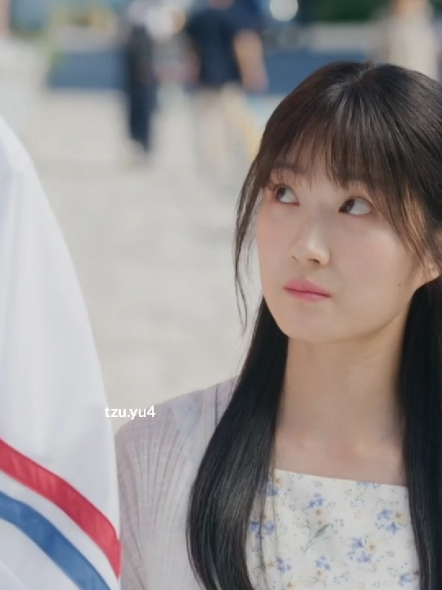 مره لطيفين بشكلل🥹 #lovelyrunner #عداءه_الزمن #عداء_الجميل #kdrama #viu  _________________________ Lovely runner - عداءه الزمن هما اتقبلوا مرتين .. بس هالمره الحب سبق الزمن🥹🩷 موجود الحين مدبلج بالعربي على ڤيو رابط المشاهدة في البايو @Viu MENA 