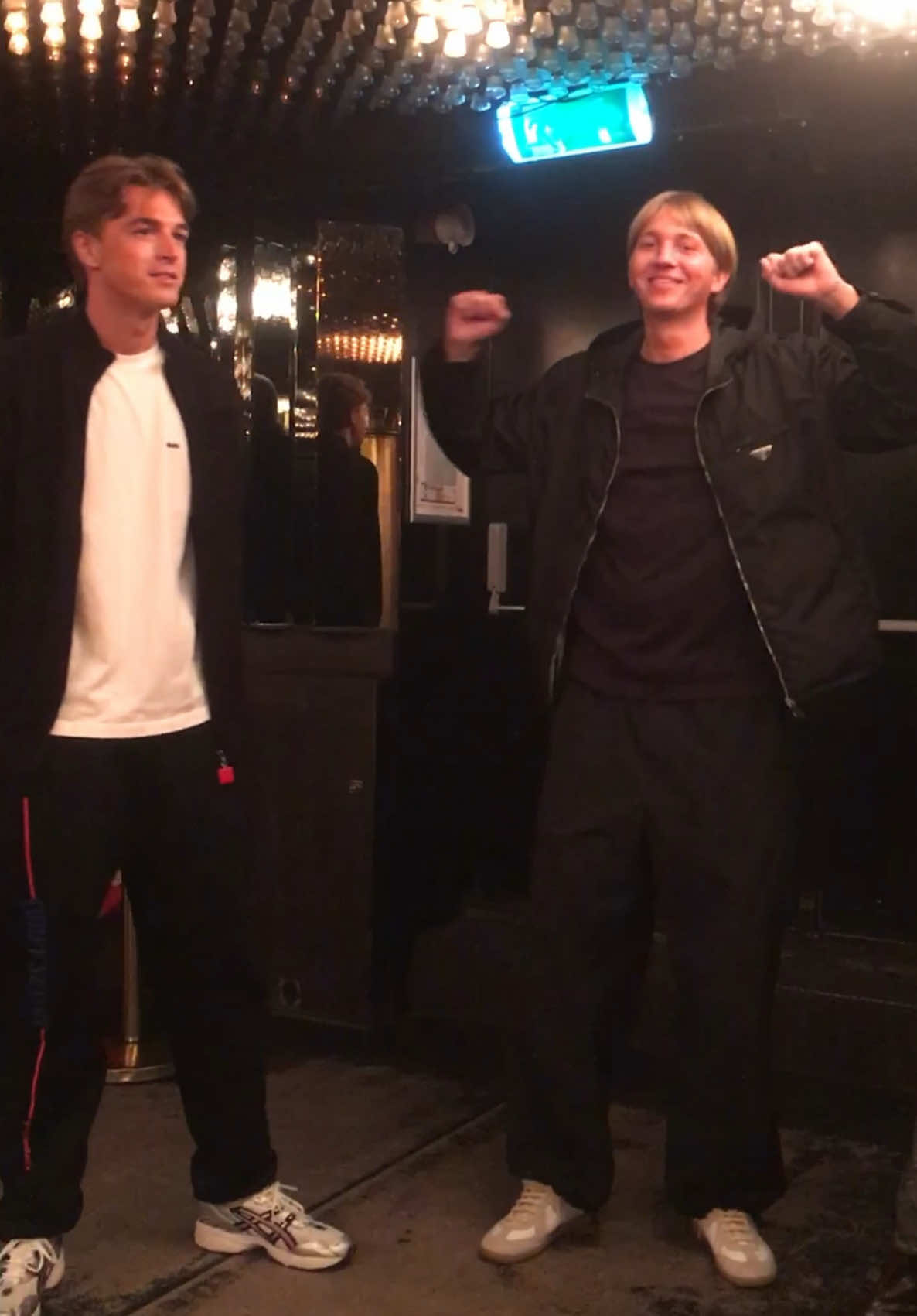 Knalprobleem BTS 💥 Hele videoclip  op YouTube!! 