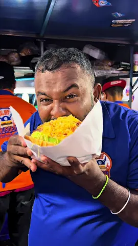 HAMBURGUESA 4X4 Estamos ubicados al final de la Avenida Baralt  Sentido a la Cota Mil, frente a la panadería Chocolat Deli Café. SI TENEMOS DELIVERY  Trabajamos de miércoles a domingo  De 1 PM a 12 AM, en nuestras historias destacadas tenemos nuestro menú actualizado  Para mayor información comunicarse al siguiente número, vía WhatsApp:  04242034494 / 04122070655 . . . #fyp #fly #viral #hamburguesas 