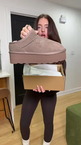 These brown platform boots from @Cushionaire 🤎👏🏼👏🏼👏🏼 #boots #platformboots #winterboots #fashiontiktok 