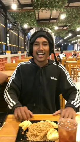 met malam sayangggggggg#ommartin #gacoan #fyppppppppppppppppppppppp #mugofyp 