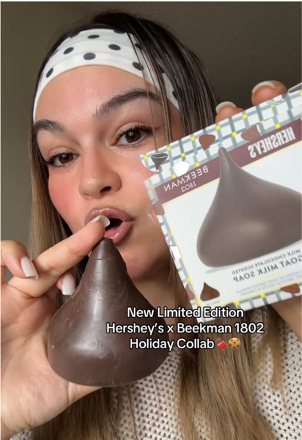 Limited edition Hershey’s x Beekman 1802 holiday collab😍 Available in the caption  #beekman1802 #hersheys #bodybutter #skincare @Beekman 1802 @Hershey’s 