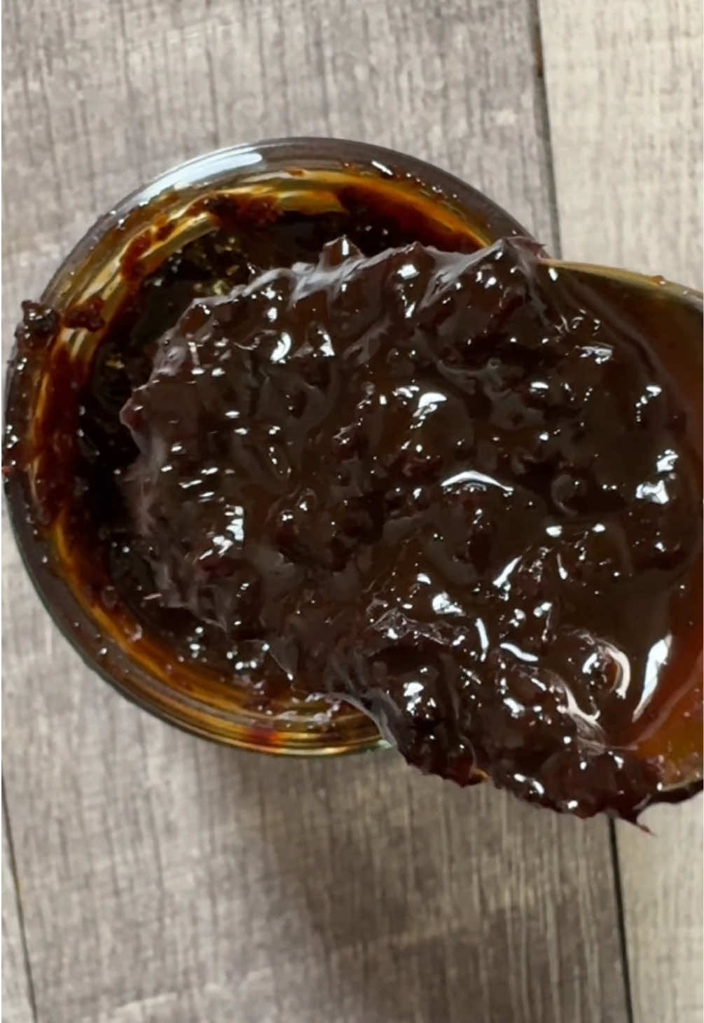 [SEOGA] Apple Ginger Extract – A Modern Take on Royal Flavor  Apple Ginger Extract A harmonious blend of Korea’s bold ginger aroma and the crispy sweetness of fresh apples.  Apple Ginger Extract is made by slow-brewed for 100 hours, thick and rich enough to be savored by the spoonful.   Key Ingredients : Ginger(Korea) 48% Korean Ginger contains Gingerol, Shogaol, VitaminB6, Magnasium, Antioxidants. Ways to enjoy this treat: 1) Warm Tea : Stir 1–2 spoonfuls into hot water for a soothing drink 2) Iced Refreshment : Mix with cold sparkling water for a fizzy, fruity twist 3) Dessert Topping : Drizzle over Yogurt, Pancakes or Ice cream.  4) By the Spoon : Enjoy a spoonful straight for an instant pick me-up Immune Boosting, Natural Energy, Gut-Friendly, Fresh-Brewed Taste,    Wellness Ritual, Sweet & Spicy, Zesty Ginger #SEOGA #WholesomeDessert #MindfulEating   #PremiumSnack #HealthySnack                 