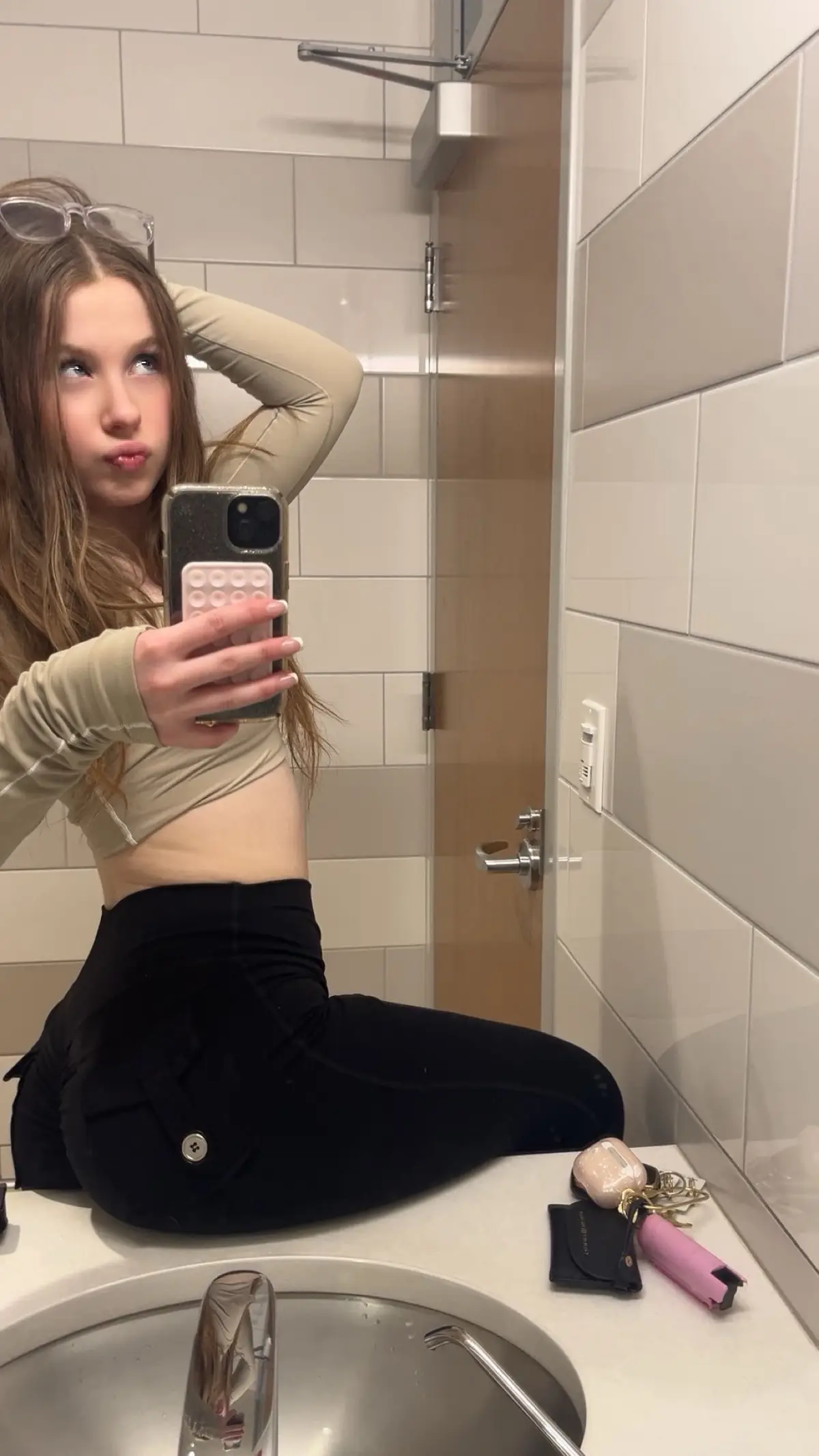 Pick up ur phone #fyp #blowthisup #gym #OOTD #pics 