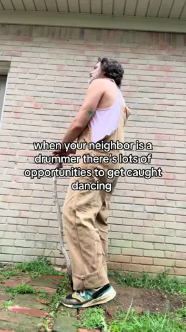 drums!  Neighbors!  Dancing! AND CHUMBAWUMBA??????!!!??  Getting wild in the backyard yall. 90s music was something else yall.  #dance #dancing #drums #drummer #90smusic 