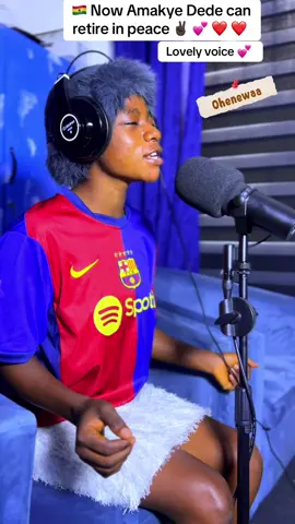 This is pure Talent from  Ohenewaa of Sefwi Bekwai SHS #musik #throwbacksongs #fypviral @young__k 