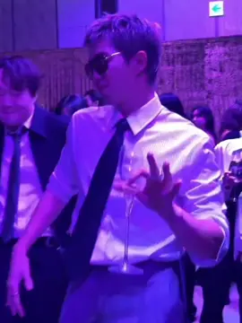 Parece que esa fiesta estuvo muy buena y además con esos tres guapos 🫦 #namjoon #taehyung #jhope #ponmeenparati 
