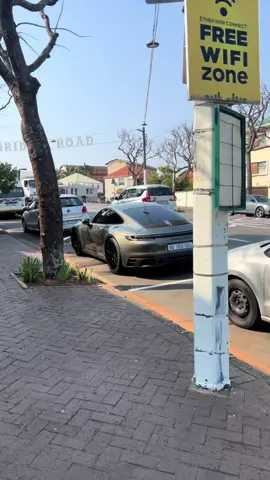 The color on this 911 Carrera GTS is impeccable 😭 #carspottingwric #viraltiktok #trendingvideo #carsoftiktok #carsofsouthafrica 