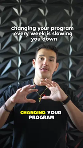 Changing your program every week is slowing you down..  Your drinks can be having more calories than you think..  Ep. 11 of 15 fat loss mistakes that  keep you stuck!  Follow for more free value  ##weightloss##weightlosstransformation##healthylifestyle##transformation##fitnessmotivation       