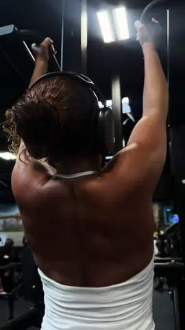 back has become my fav day #back tryna have sleeper build🤥