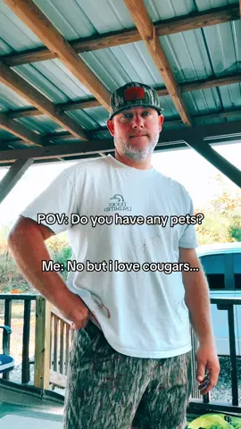 Did i tell ya i love em #fyp #cougarsoftiktok #singlemomsoftiktok #poundtown #redflag #flagpole 