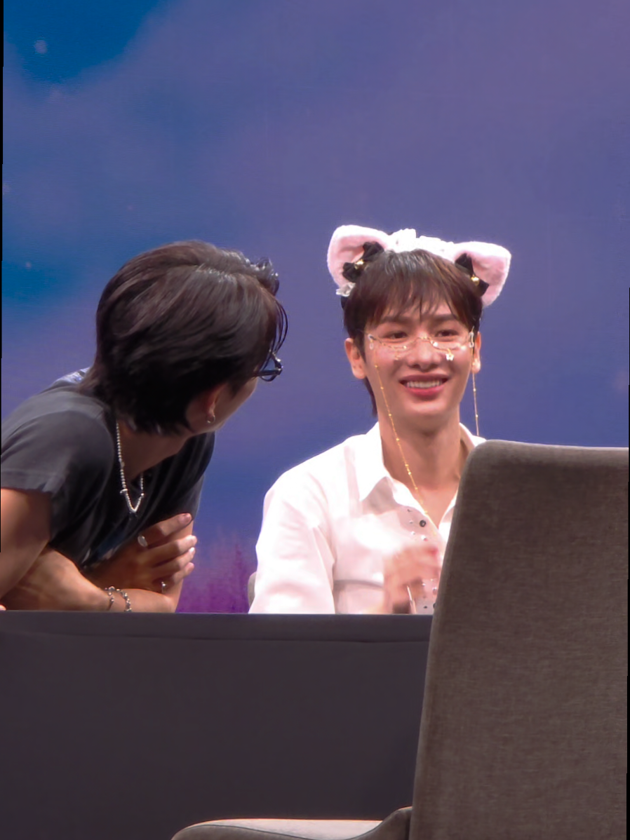 แฟนผมสวย ลูกผมก็สวย 😳💚✨️ #GMMTVFANIVALXOffGun #ออฟกัน #OffGun #ออฟจุมพล #กันอรรถพันธ์ 