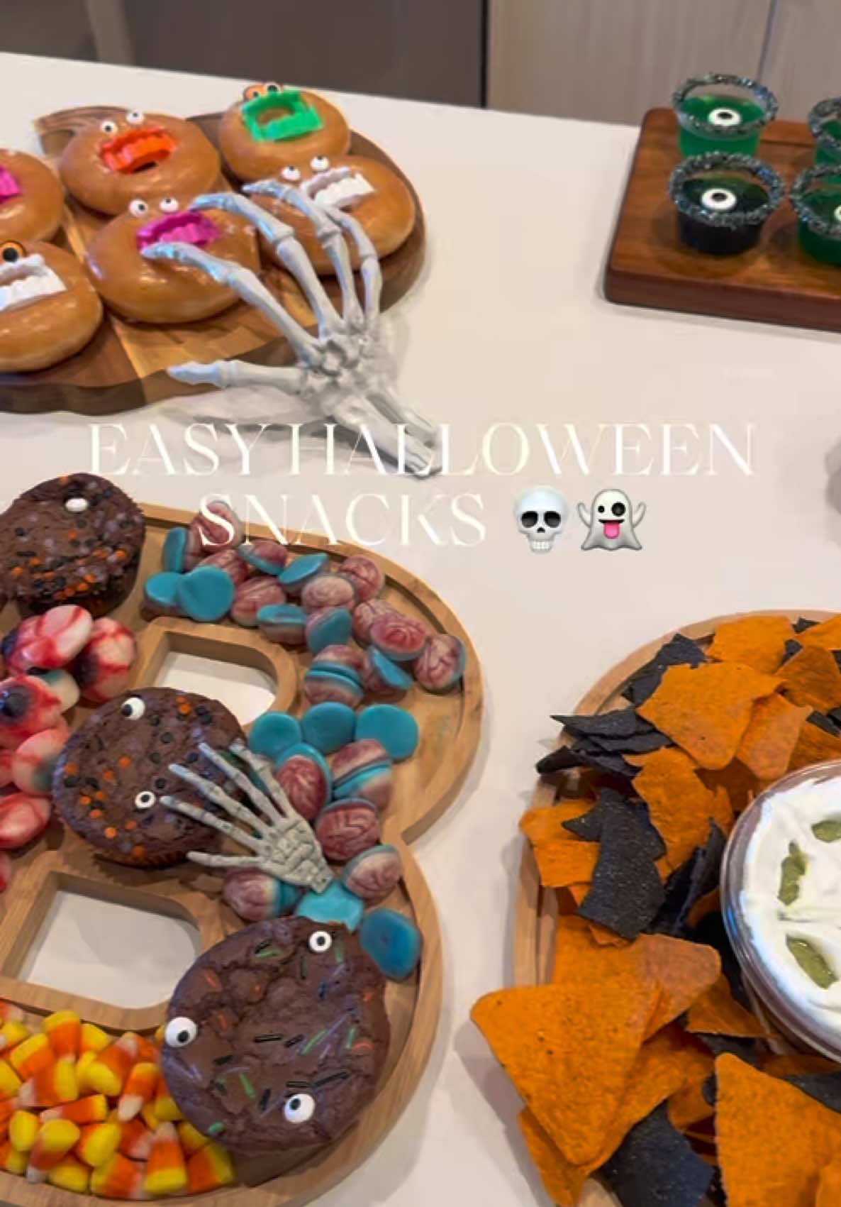 Easy Halloween snacks for your next Halloween party #halloween #spookyseason #asmr #spooky #snacks 