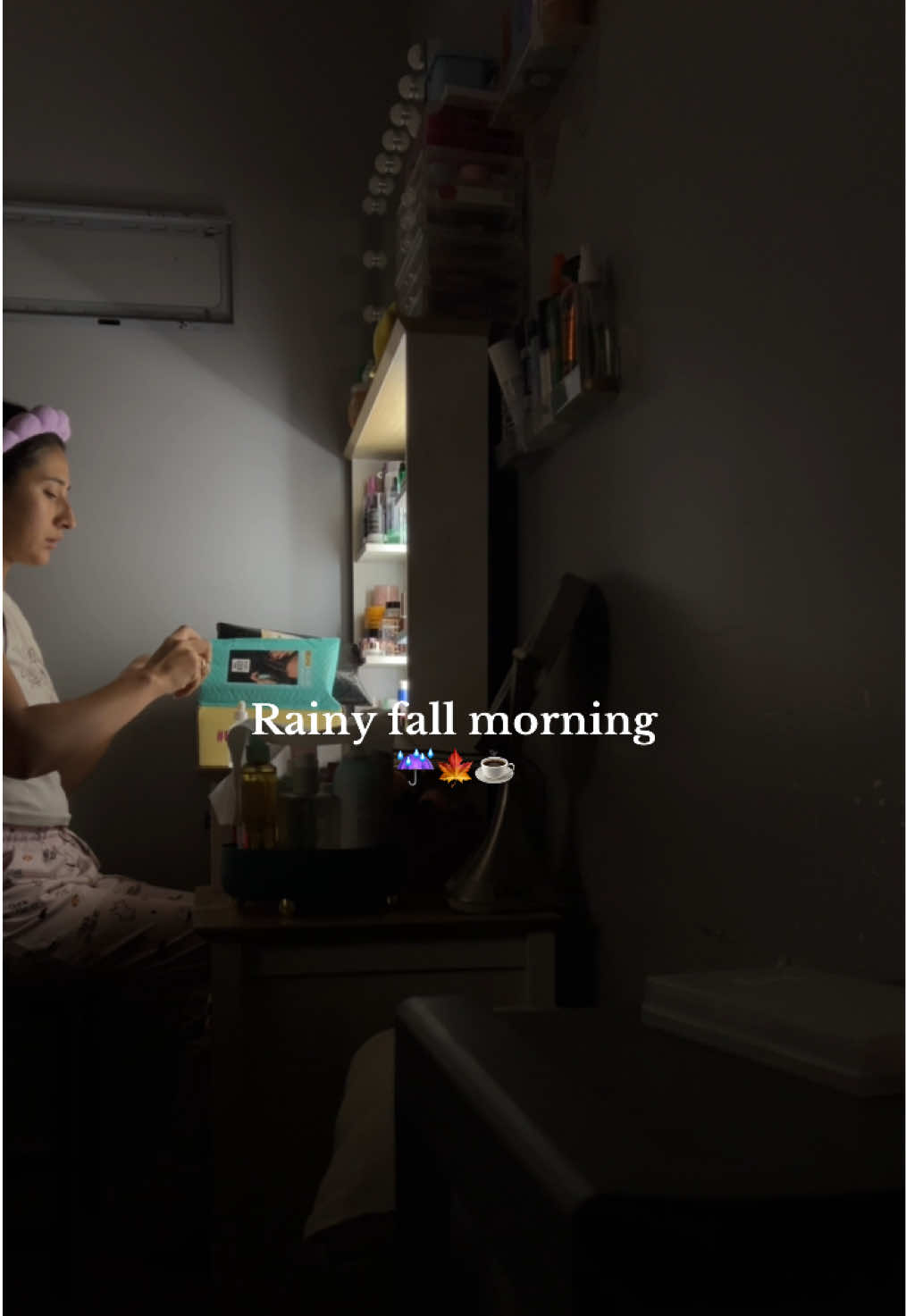 Rainy slow days are my favorite 🍂🌧️☕️ #cozydays #slowmornings #morningroutine #fyp #coffeetok 