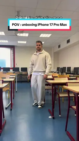 Vous aimez les vidéos unboxing ? 😁 #unboxing #prof #maths #eleve #humour 