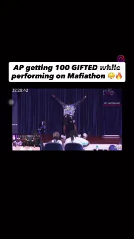 The aura was reciprocating🃏🗣️🔥🔥🔥 @Kai Cenat @KSI @Deji  ▫️ #dance #talentshow #mafiathon3 #kaicenat #fyp 